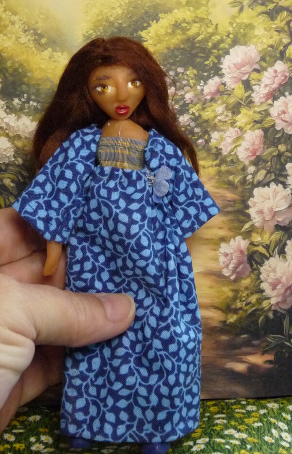 Vega - Doll with blue dress - Image 4