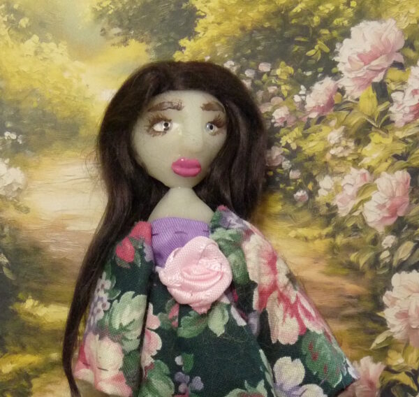 Vivianne - Doll with flowery dress